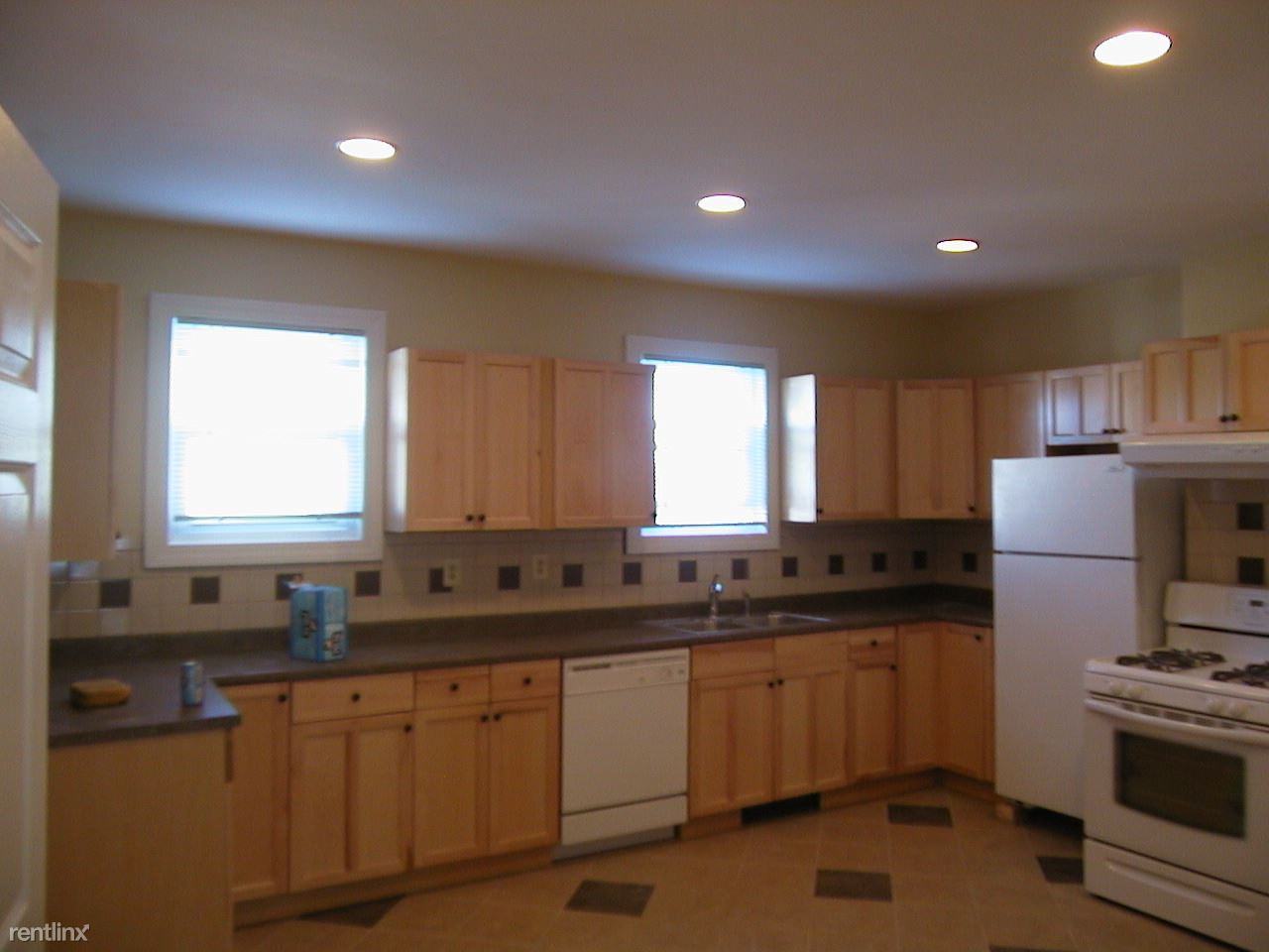 East Side of Providence - Photo 3 of 20