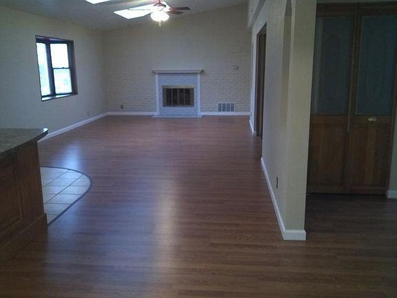 12 Magnolia St - Photo 3 of 4