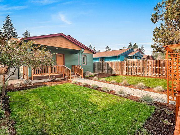 555 E Washington Ave - Photo 2 of 14