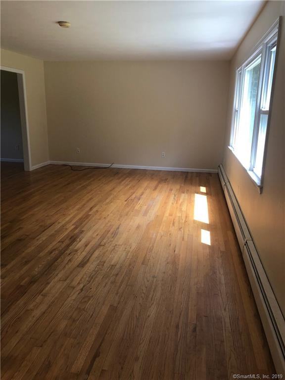 25 Sugarloaf Road - Photo 3 of 21