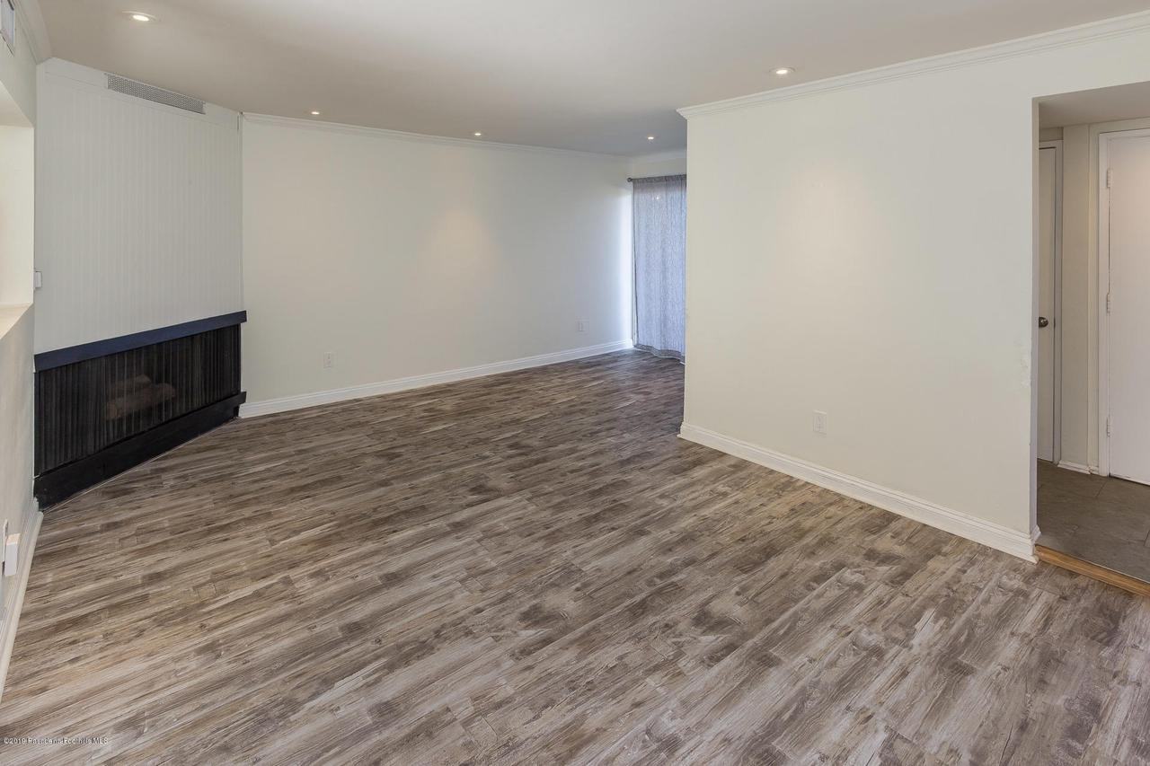 807 North Altadena Drive - Photo 3 of 20