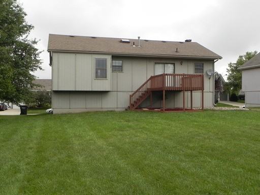 1817 SE 7th St - Photo 2 of 18