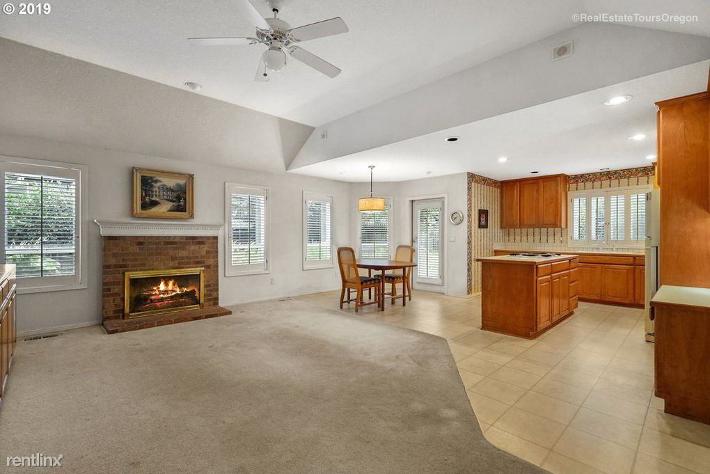 28523 Sw Cascade Loop - Photo 2 of 4