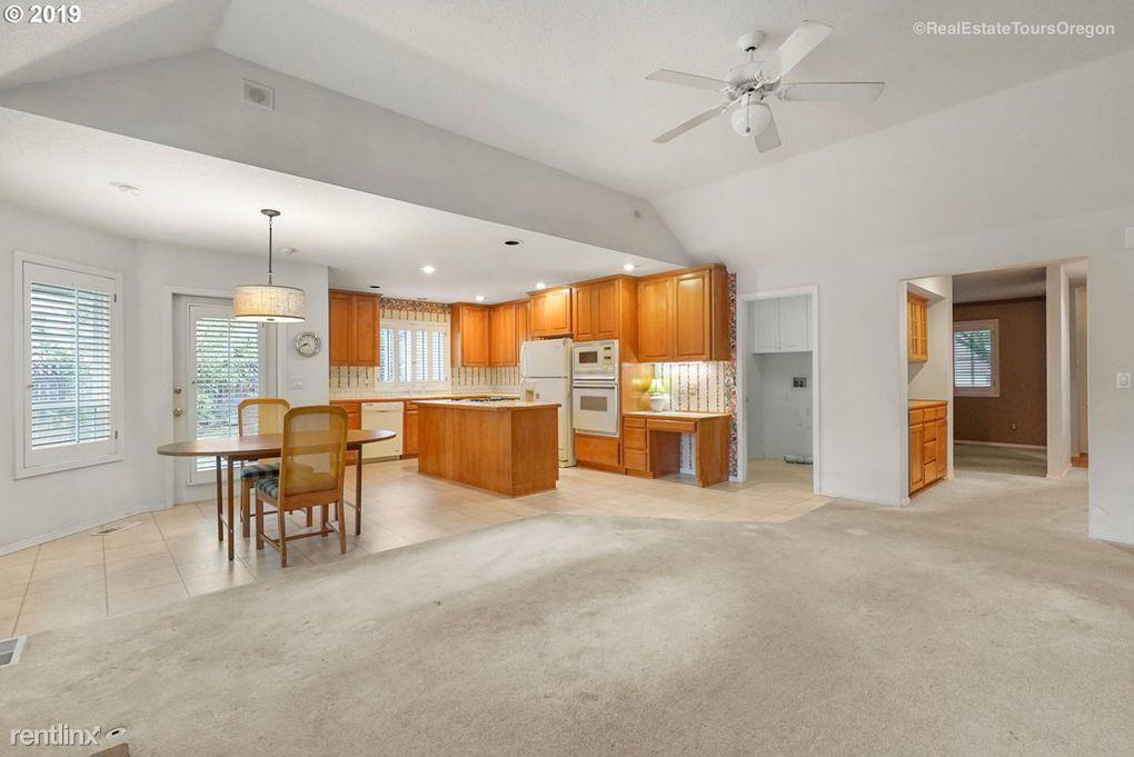28523 Sw Cascade Loop - Photo 3 of 4