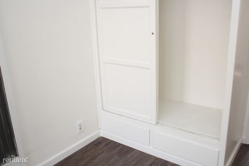 1249 N Edgemont St 4 - Photo 3 of 10