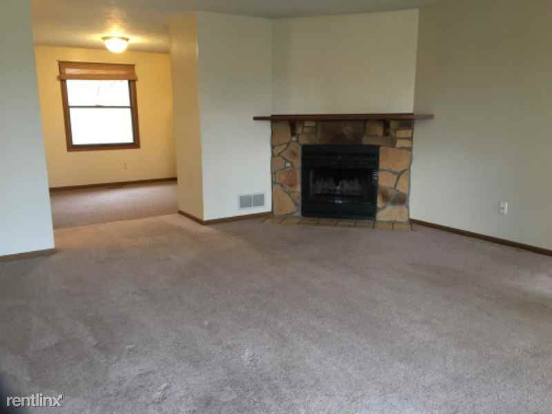 11137 Glenpark Rd Ne B - Photo 2 of 13