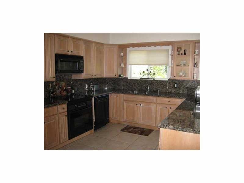 1313 Seabreeze Blvd - Photo 2 of 7