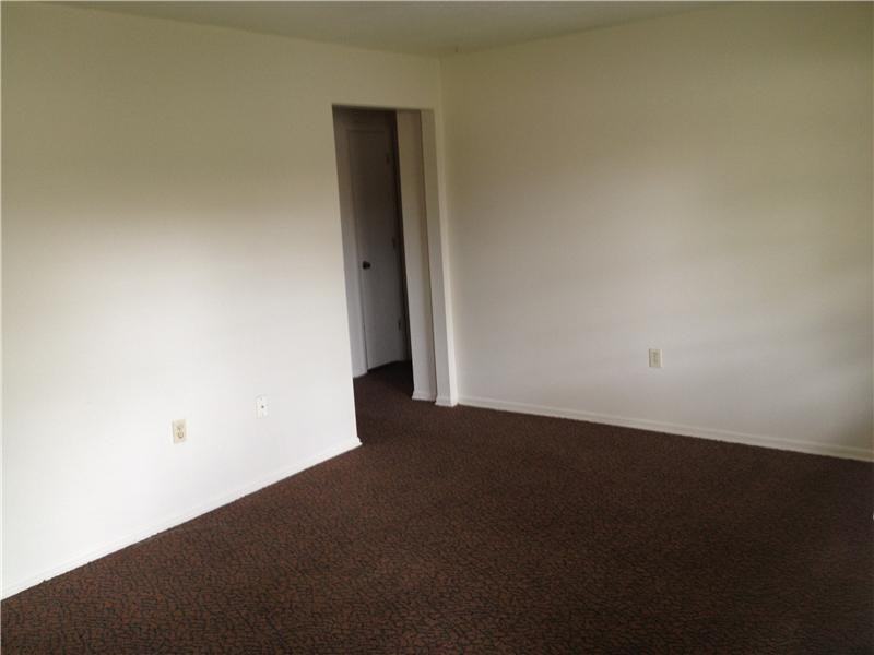 516 S Westgate Ave - Photo 3 of 15