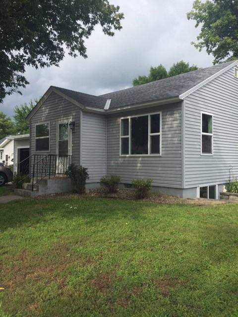 215 Elm St S - Photo 2 of 16