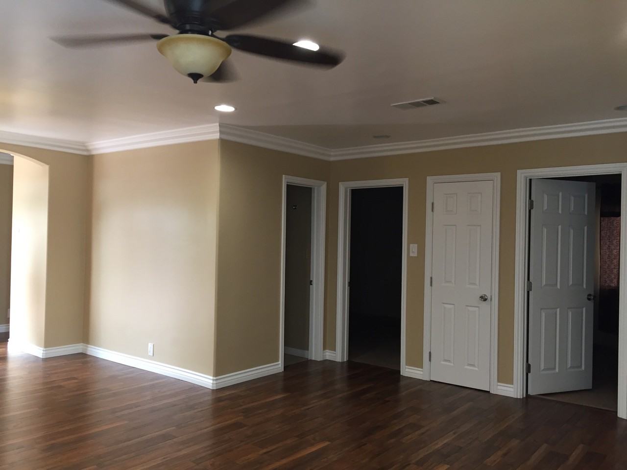 6071 William St - Photo 2 of 6