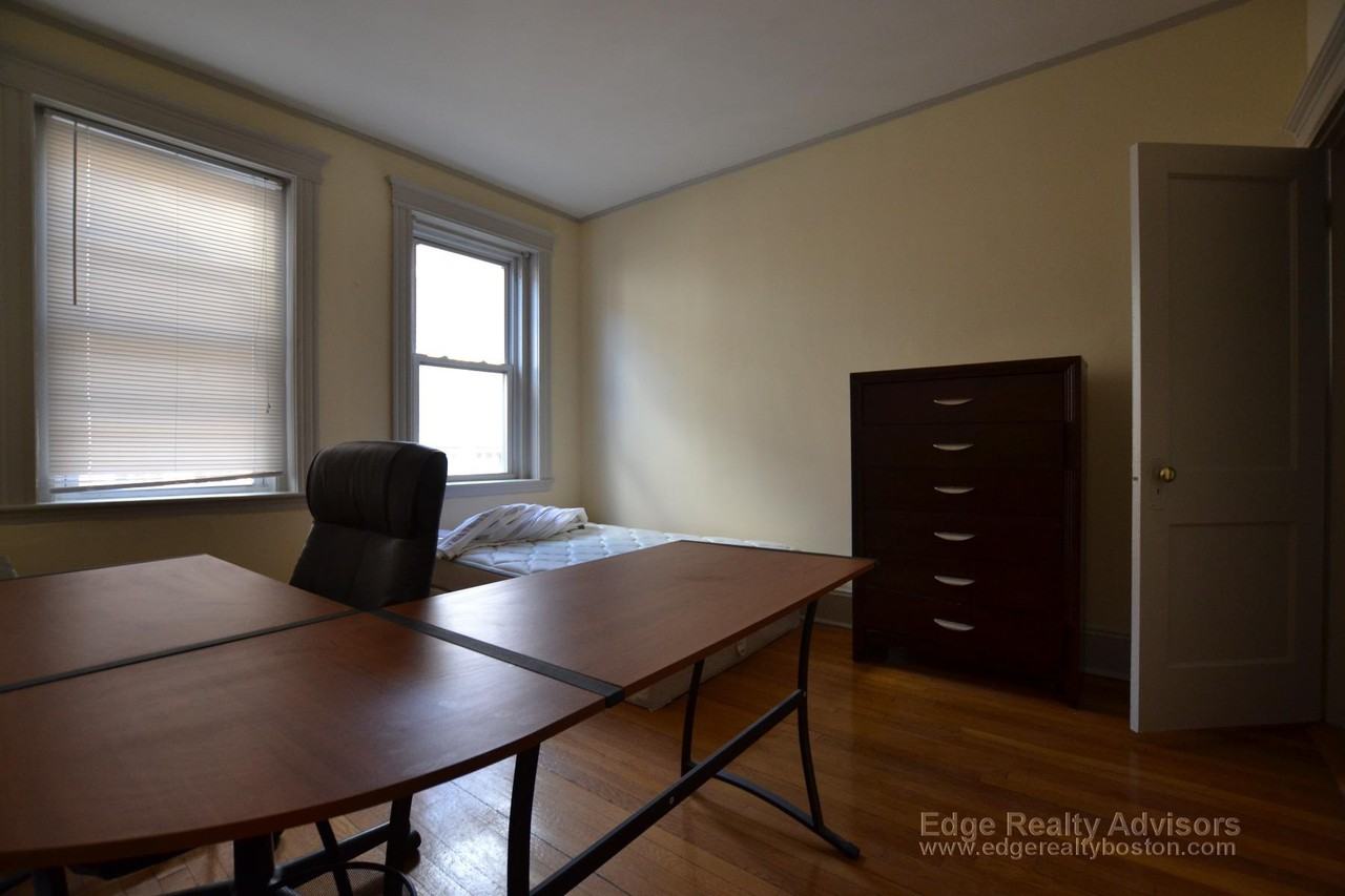 7 Orkney Road - Photo 2 of 2