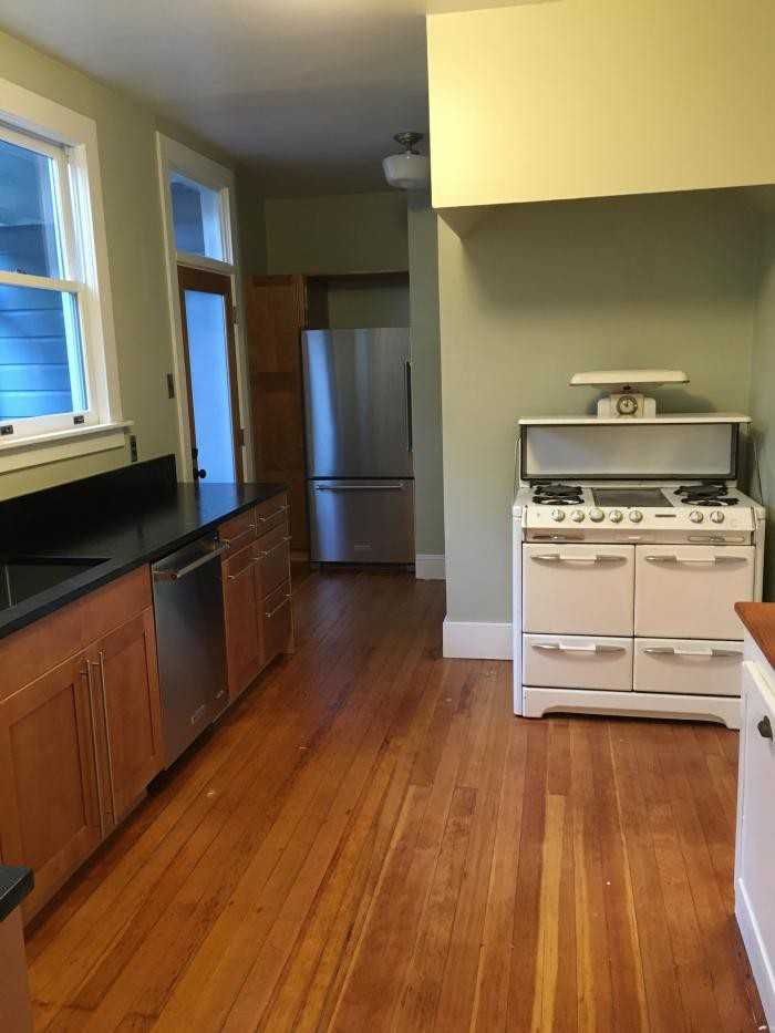 319 Carl Street - Photo 2 of 5