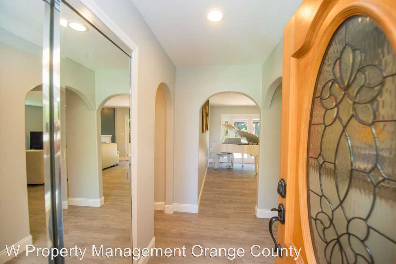 1590 Myrtlewood St - Photo 3 of 39