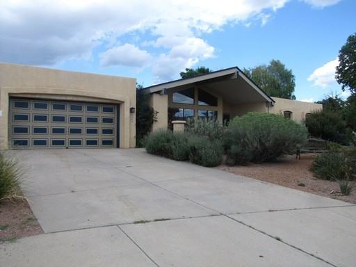 6124 Padre Ct NE - Photo 2 of 37