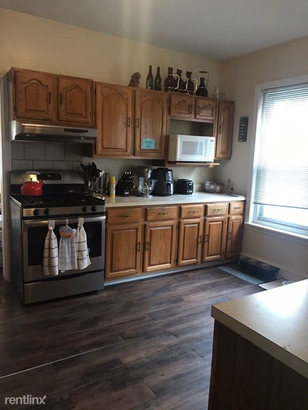 372 Ripka St - Photo 3 of 12
