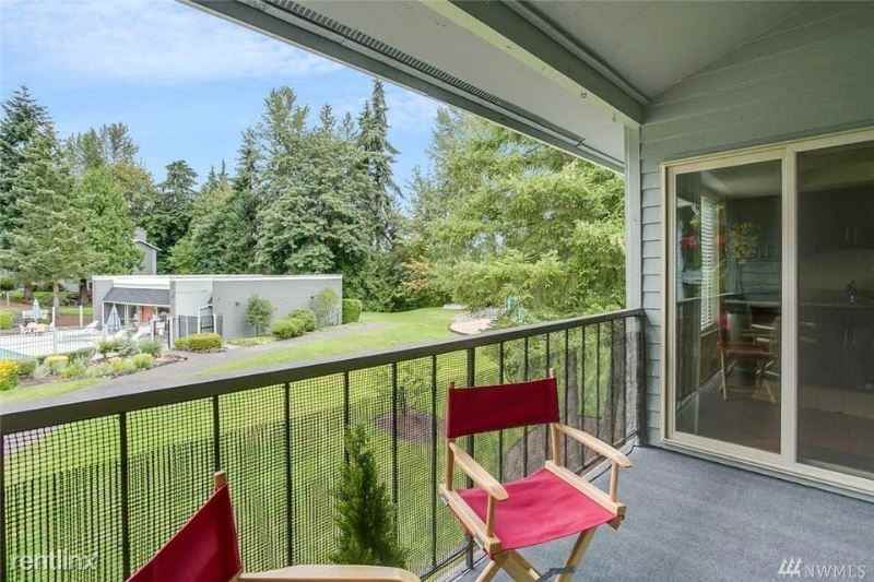 4647 W Lake Sammamish Pkwy Ne E301 - Photo 3 of 23