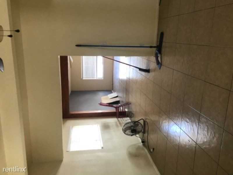 860 W Rosewood Dr - Photo 2 of 21