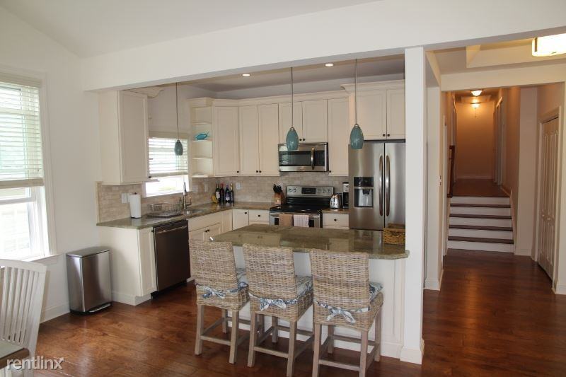 1207 Central - Photo 3 of 9