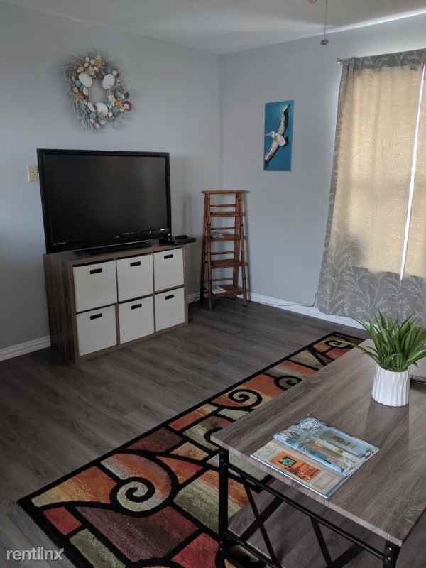 4510 Ave U - Photo 2 of 8
