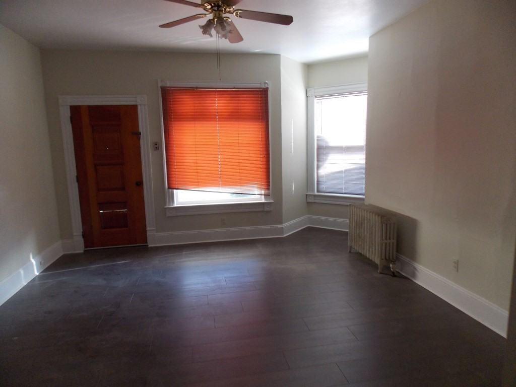 908 Wyoming Ave - Photo 2 of 8