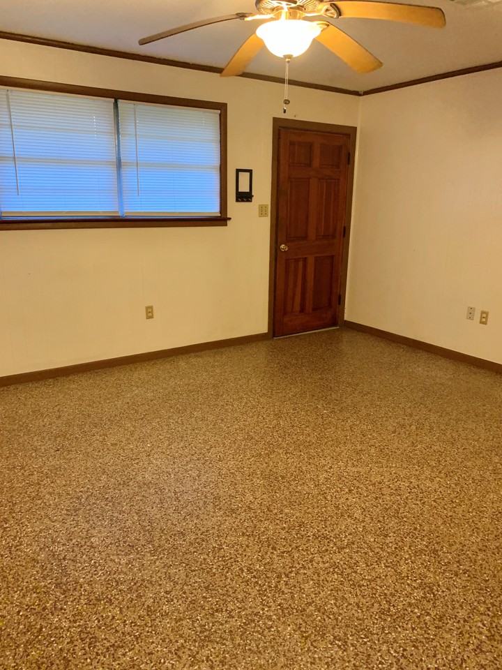 129 Barber Dr - Photo 3 of 18