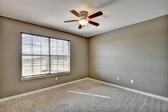 408 E Jackson St - Photo 3 of 10