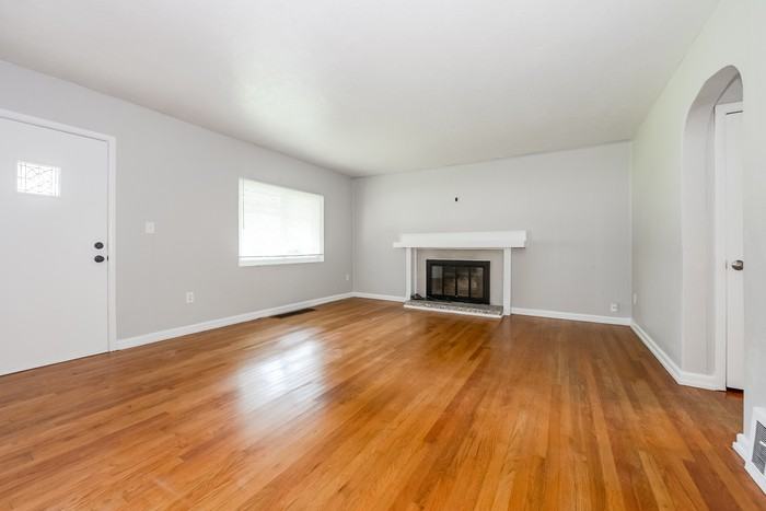 9006 East 68 Terrace - Photo 2 of 8