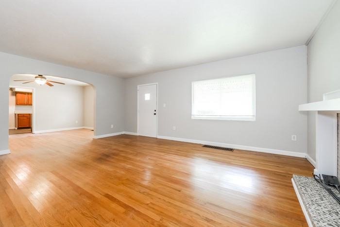 9006 East 68 Terrace - Photo 3 of 8