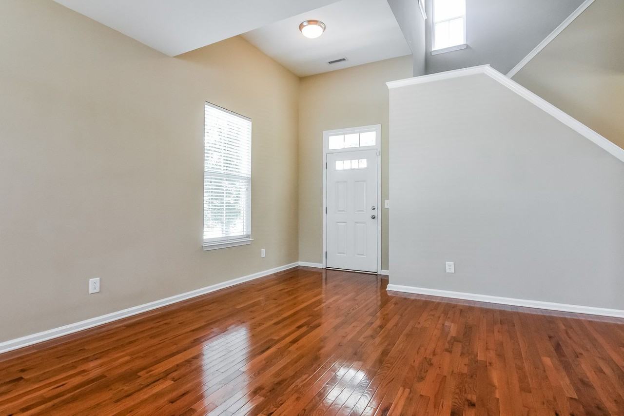 1912 Pear Tree Ln - Photo 2 of 17