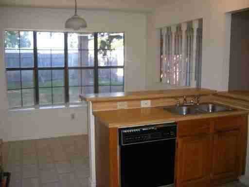 1505 Curtis Lane - Photo 2 of 27