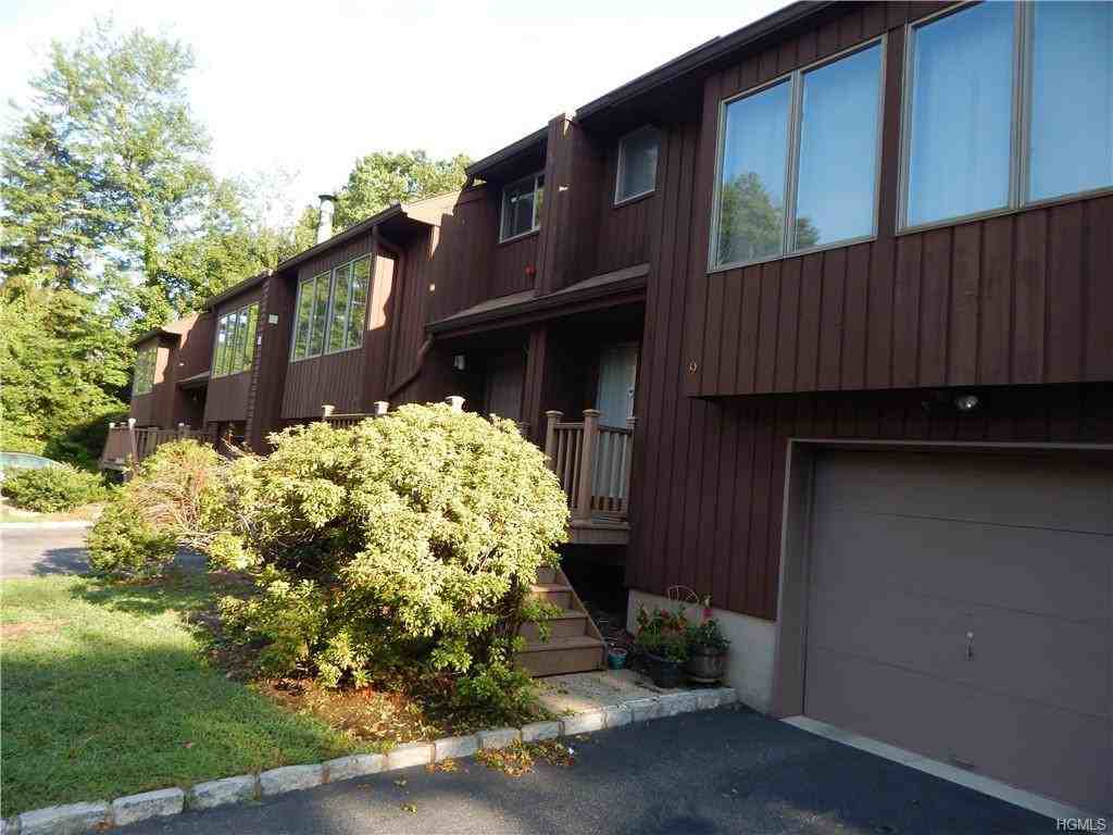 10 Braemar Court 10 - Photo 3 of 5