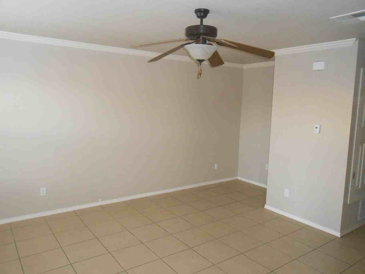 10021 Railroad 201 - Photo 3 of 14