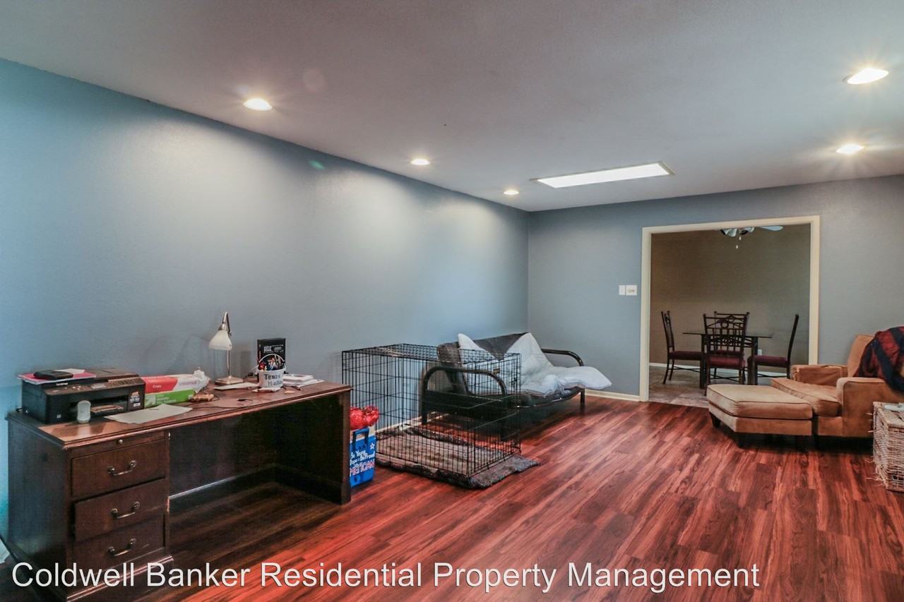 4213 46th St. - Photo 2 of 12