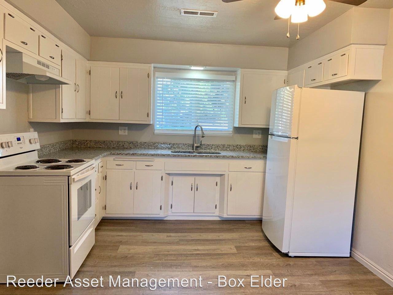 153 South 200 West - Photo 3 of 13