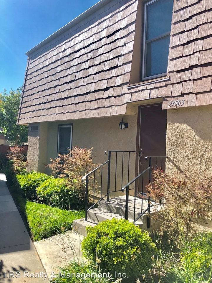 27503 Endeavor St. - Photo 2 of 17
