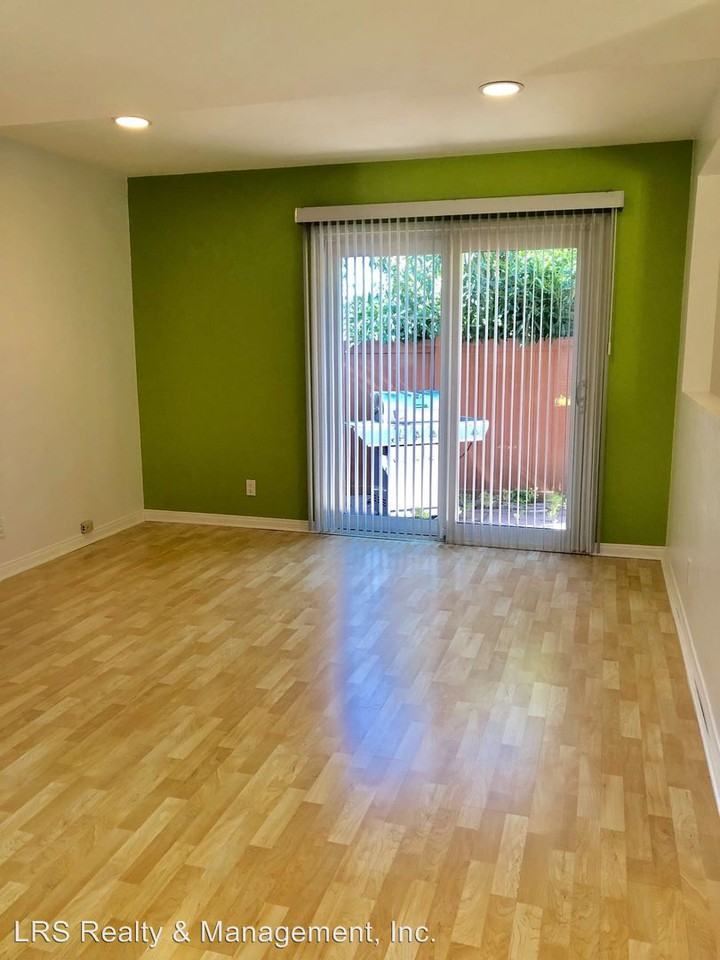 27503 Endeavor St. - Photo 3 of 17