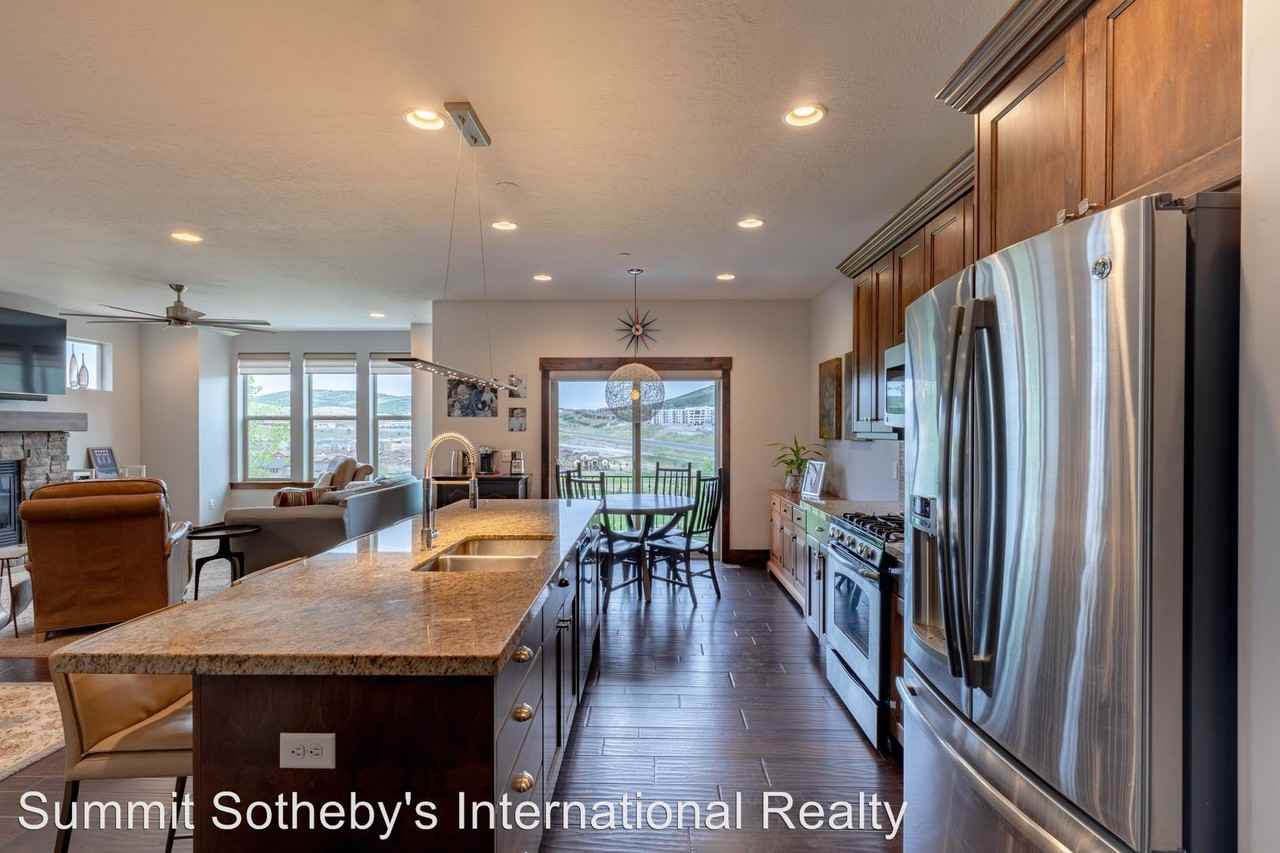 896 W. Abigail Drive - Photo 3 of 37