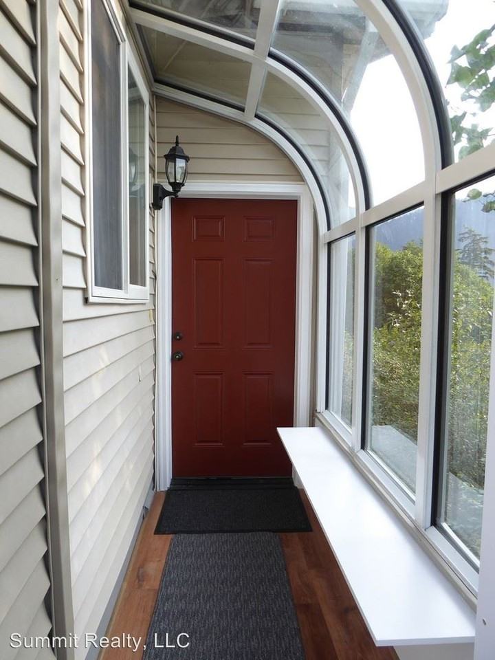 2901 Simpson Ave - Photo 2 of 28