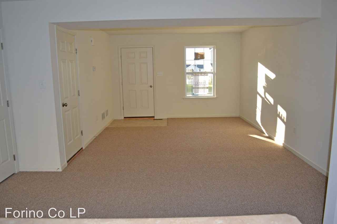 1022 Alexander Drive - Photo 2 of 10