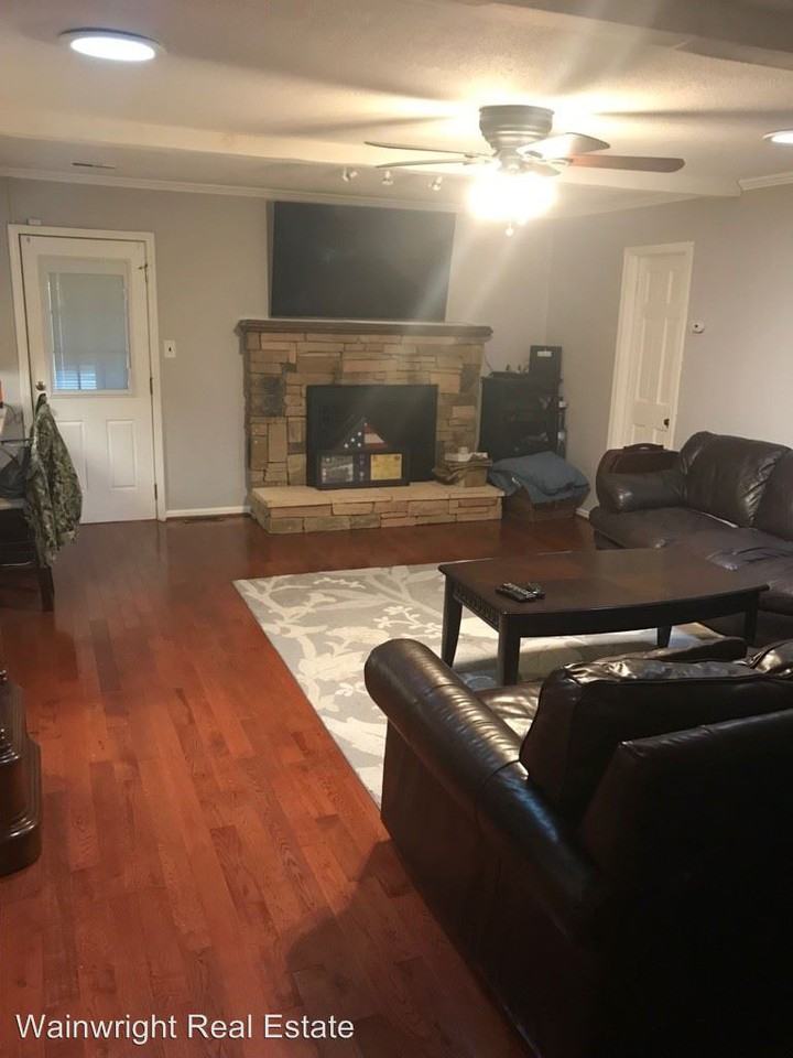 6122 Lyndhurst Avenue - Photo 2 of 13