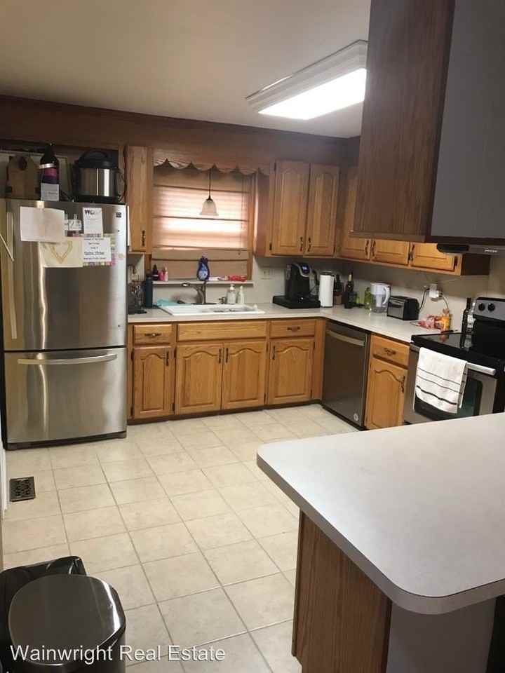 6122 Lyndhurst Avenue - Photo 3 of 13