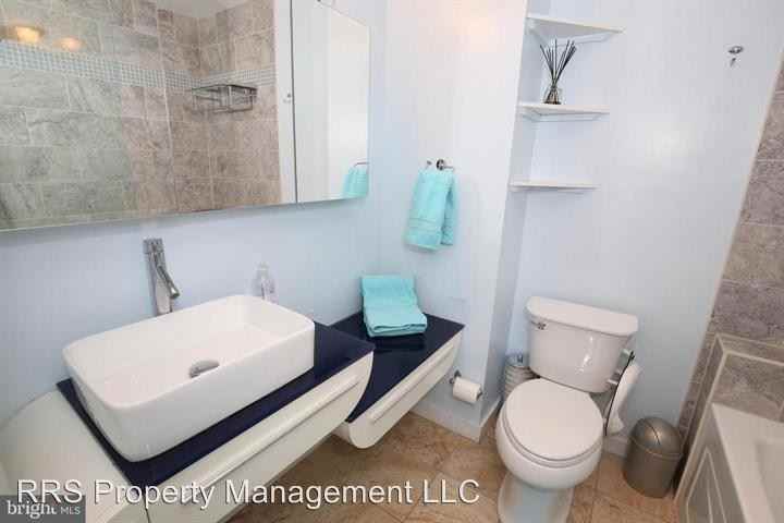 604 15th St S #B - Photo 2 of 5