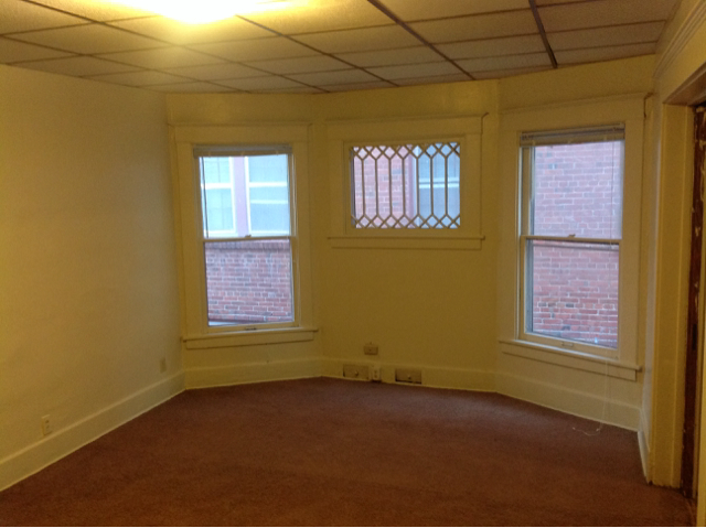 1411 E St - Photo 4 of 12