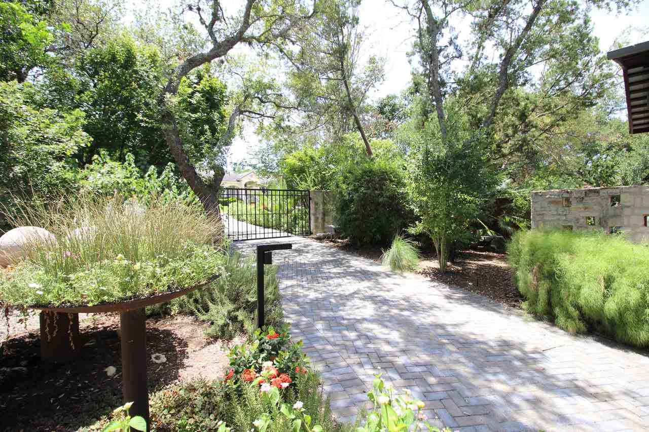 613 Robin Dale Dr - Photo 2 of 31