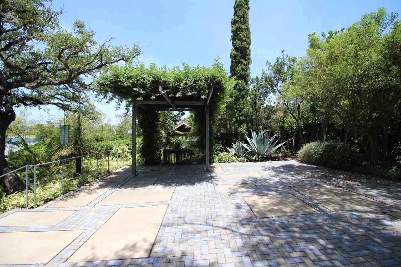 613 Robin Dale Dr - Photo 3 of 31