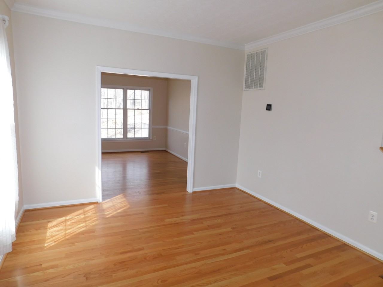 805 Winterberry Dr - Photo 3 of 34