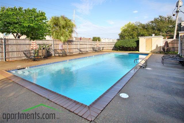 Georgetown Apartments - Photo 3 of 8