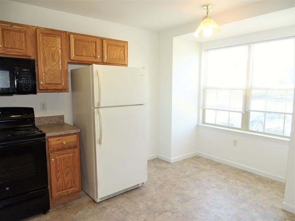 1909 Shady Oak Drive - Photo 3 of 15