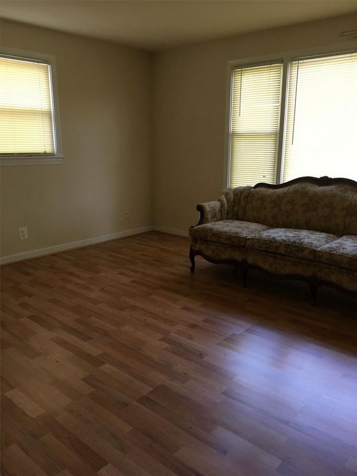 5604 Joan Lane - 1 - Photo 3 of 10