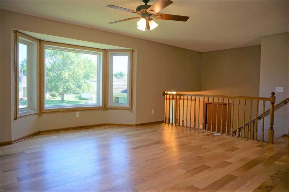 3840 Shannon Drive - Photo 2 of 27